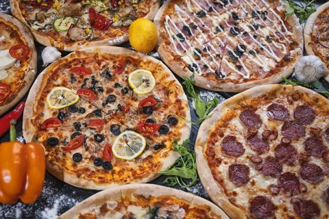 Creează propria pizza