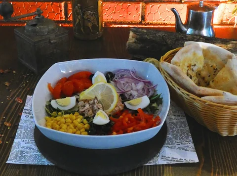 Salată cu ton